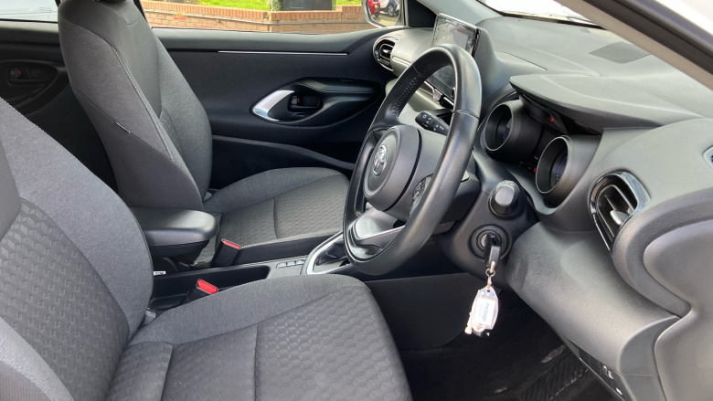 Toyota Yaris 1.5 Hybrid Design 5dr CVT Hybrid Hatchback